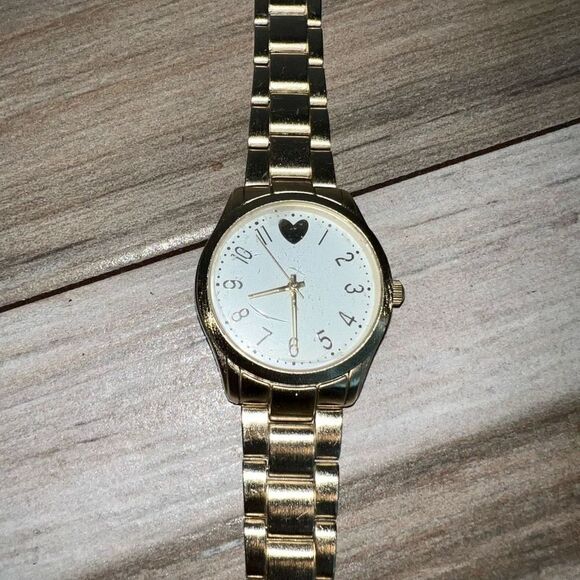 Claires Wristwatch Women’s Preppy Gold Tone White Face Heart Y2K Style Tested - Picture 1 of 8